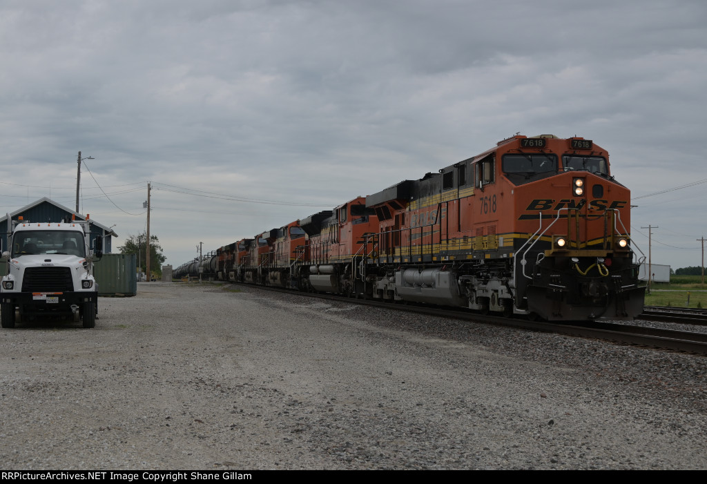 BNSF 7618